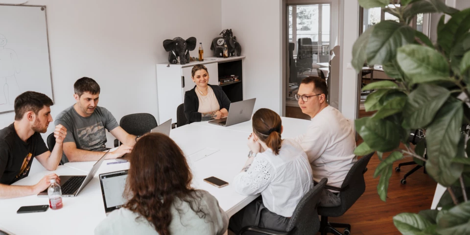 About Us About Dekkode